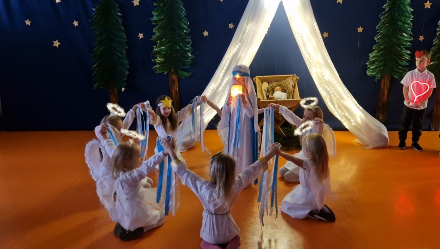  Dzieci w przebraniach