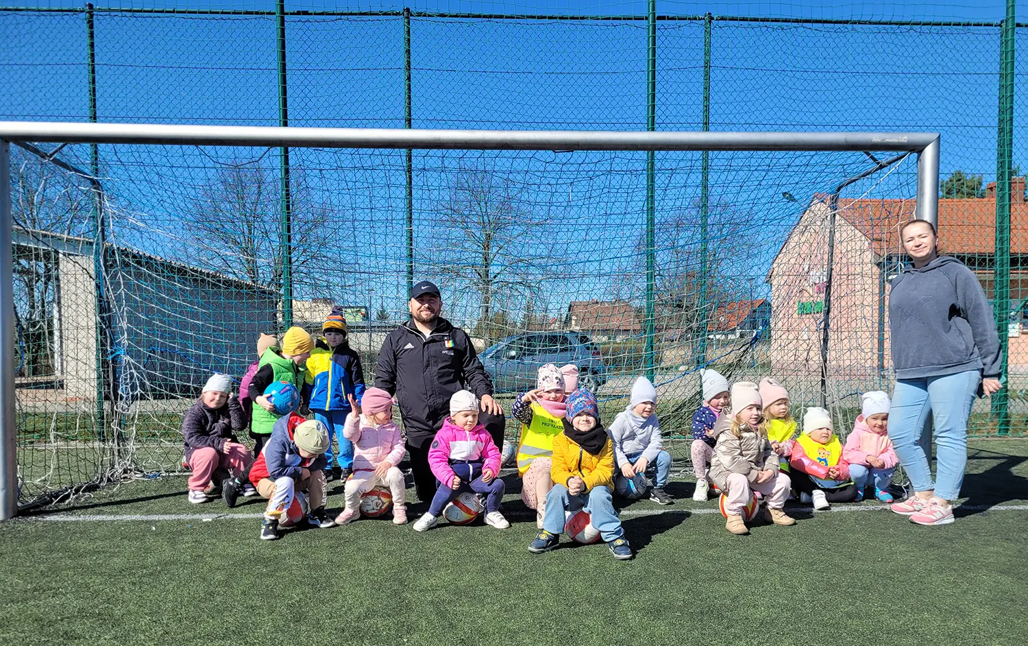  Dzieci i opiekunowie i br...